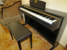 пианино в холле.JPG