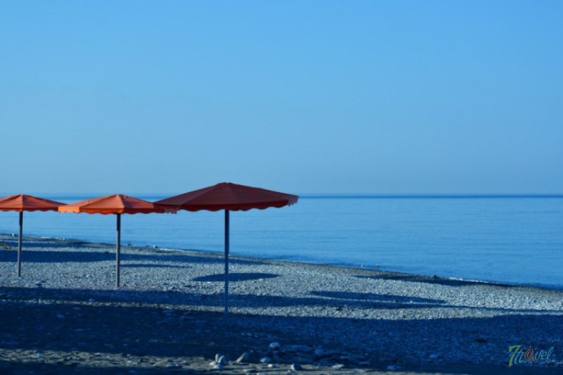 зонтики на пляже..jpg